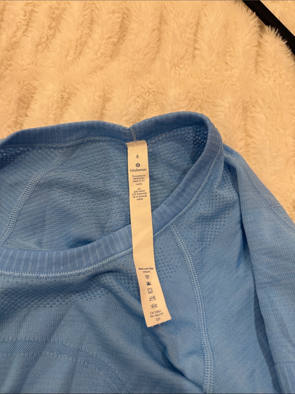 lululemon athletica Light Blue Short-Sleeve Seamless Tee - Picture 4 of 4